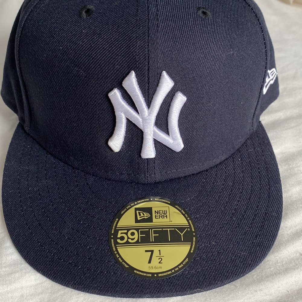 NWT mens yankees hat